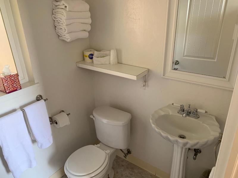 Classic Quadruple Room image 2
