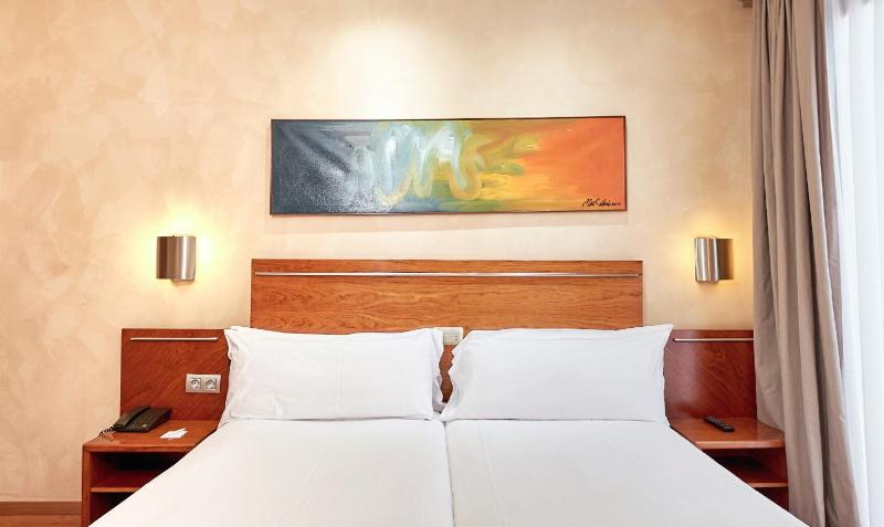 Triple Room image 2