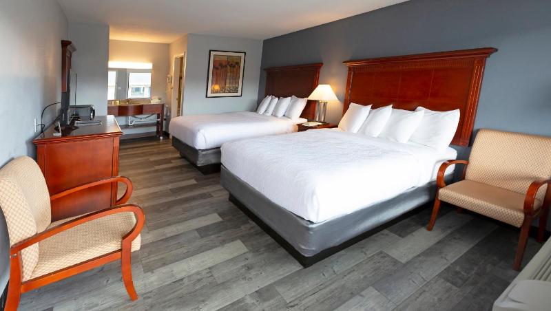 Double Room with Two Double Beds - Non-Smoking image 3