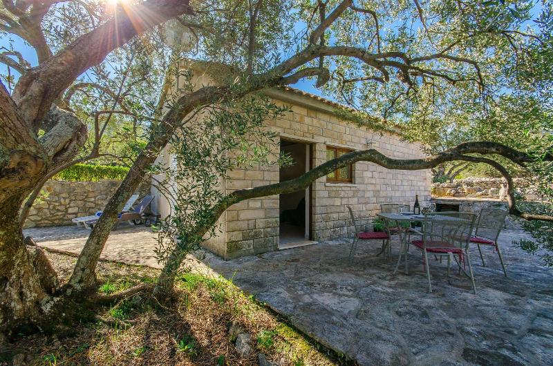 House Petar - image 3