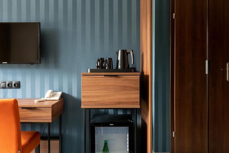 Double or Twin Room with View image 3