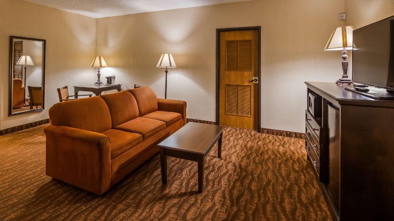 King Suite with Spa Bath - Non-Smoking image 4