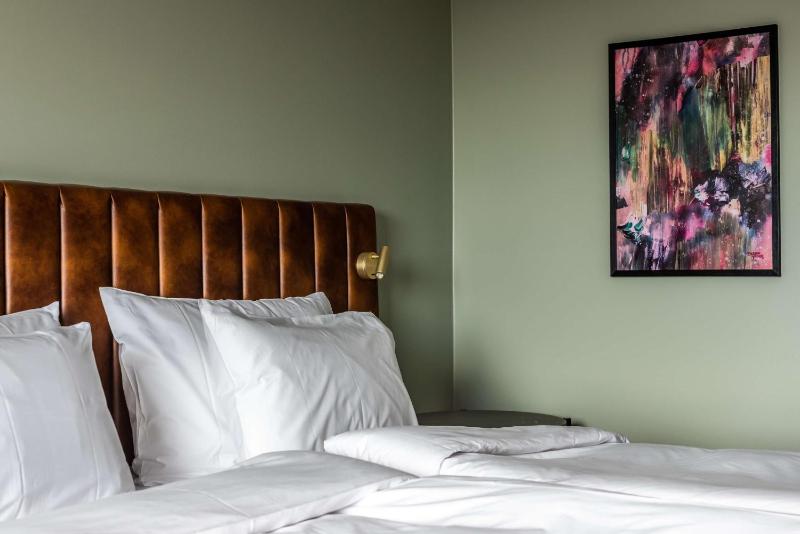 Standard Room image 4