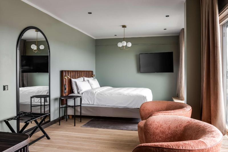 Executive Room with Panoramic Sea View image 1