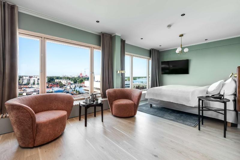 Executive Room with Panoramic Sea View image 3