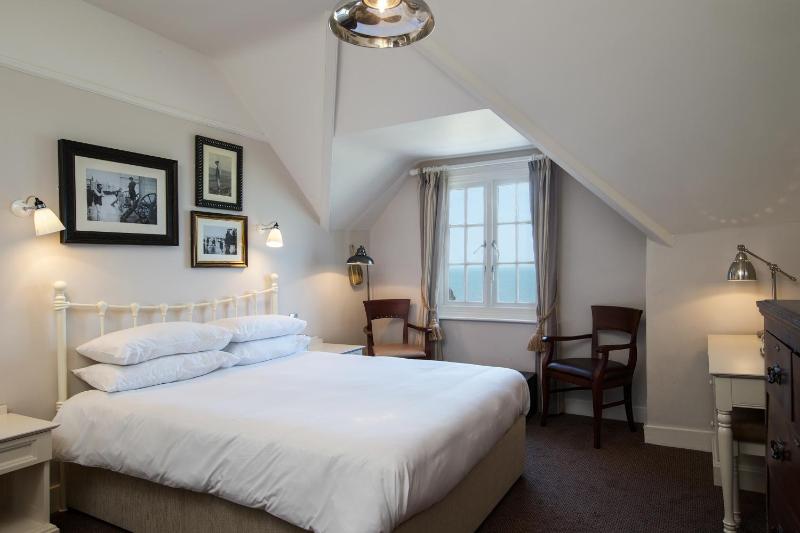 Standard Double Room with Sea View image 2
