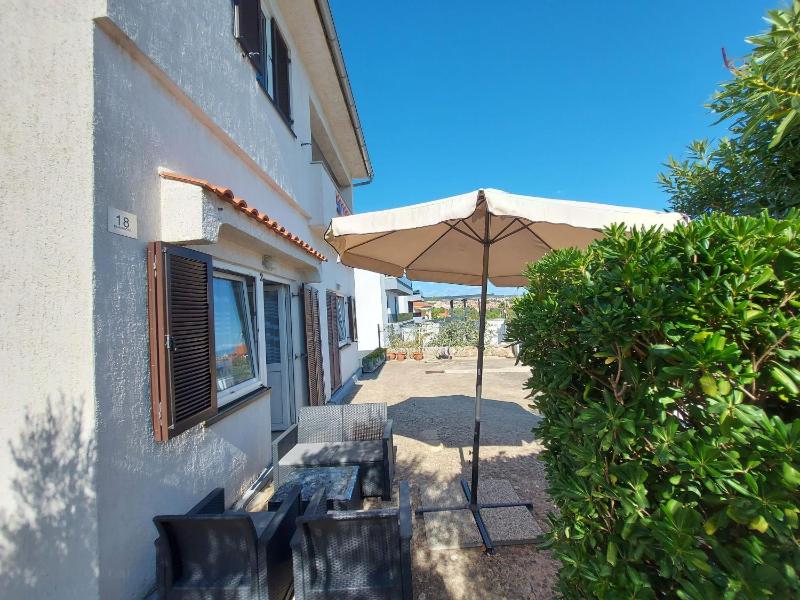 One-Bedroom Apartment image 2