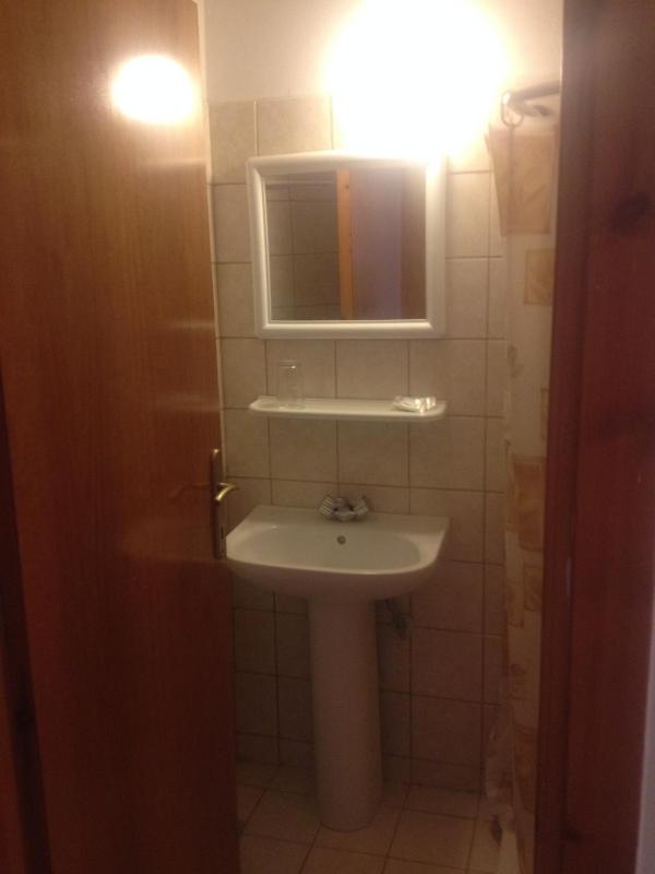 Triple Room with Balcony and Sea View image 3