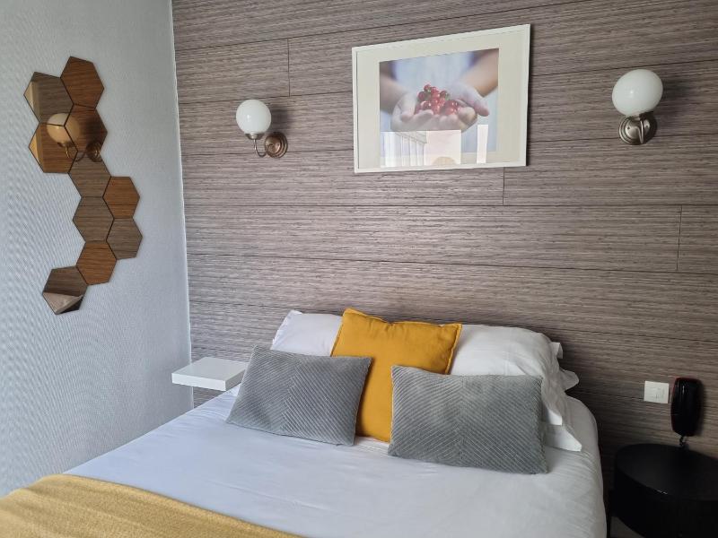 Standard Double Room image 4