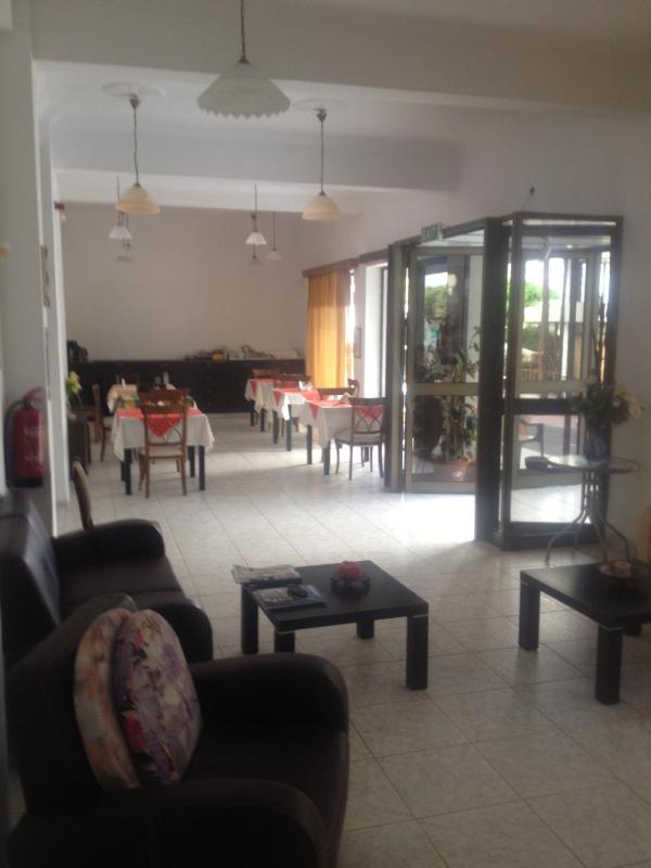 Double Room with Balcony and Sea View image 4