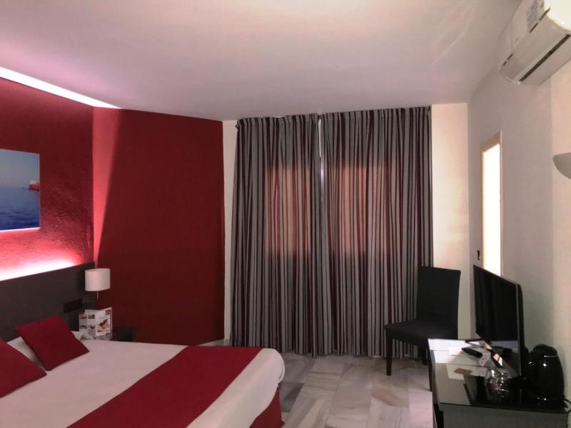 Economy Double Room with Spa Access image 1