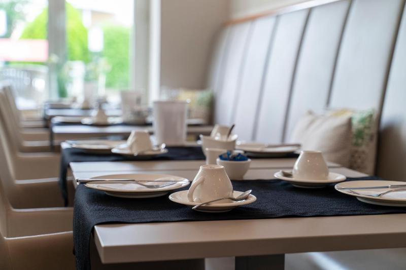 Standard Single Room image 4