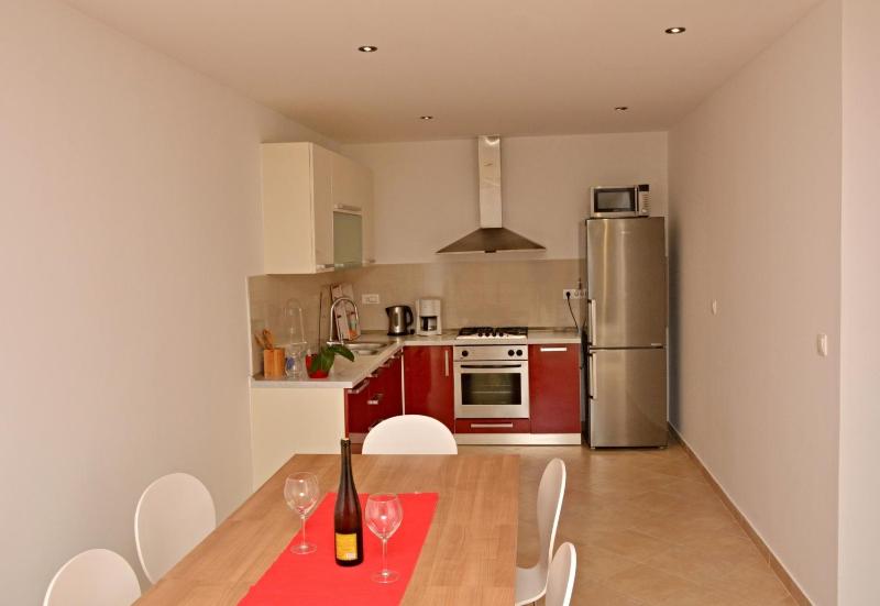 Two-Bedroom Apartment with Balcony and Sea View image 4