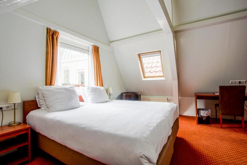 Classic Room with Church View  image 4
