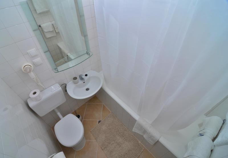 Double Room with Balcony and Sea View image 2