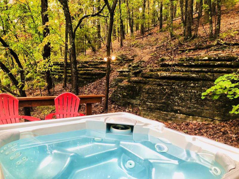The Lake House Two-Bedroom Cottage with Hot Tub – Hill View image 2