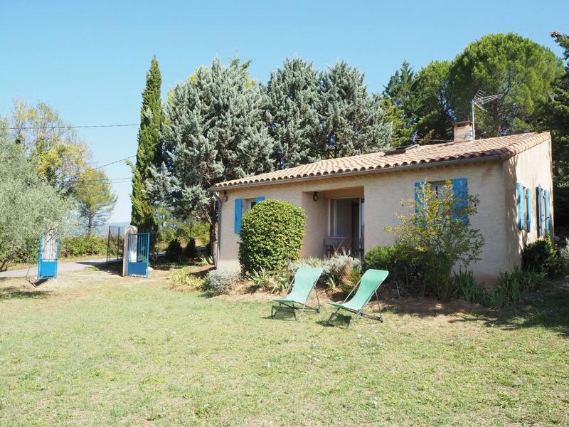 Pretty holiday house with private garden, Apt Images
