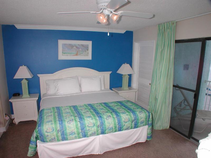 Three-Bedroom Townhouse image 4
