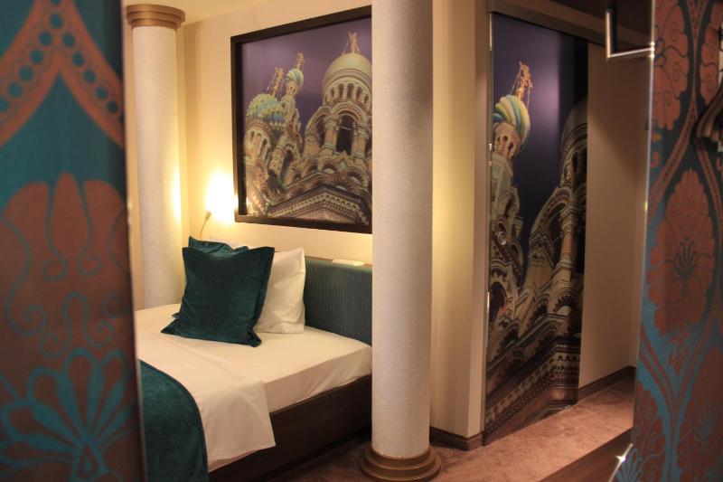 Deluxe Single Room image 1