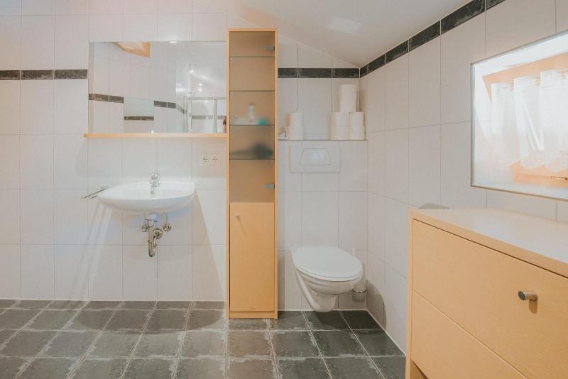 One-Bedroom Apartment image 2