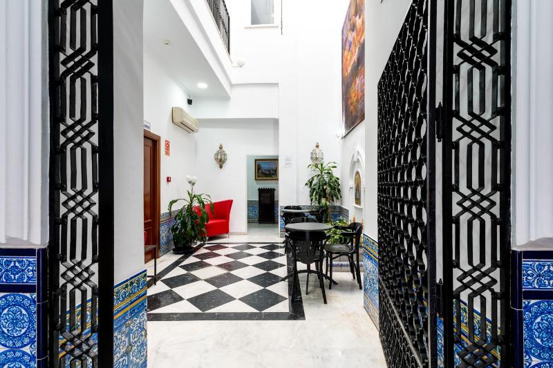 Cool Sevilla Hotel - image 15