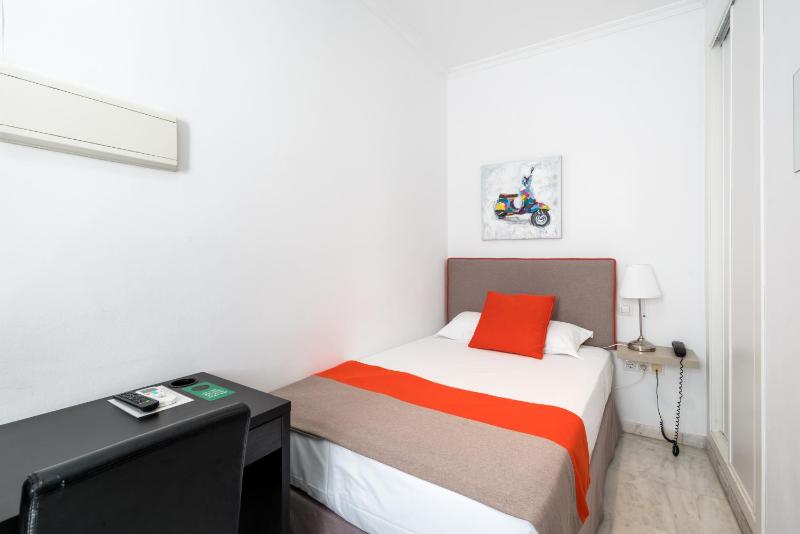 Classic Single Room image 1