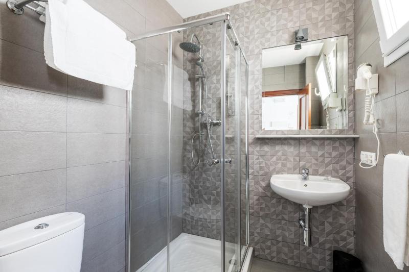 Classic Single Room image 2