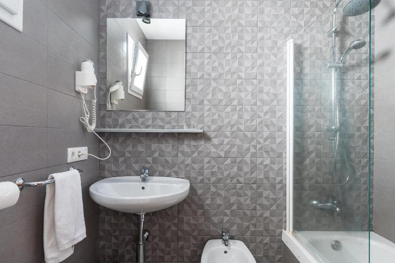 Superior Double Room image 3