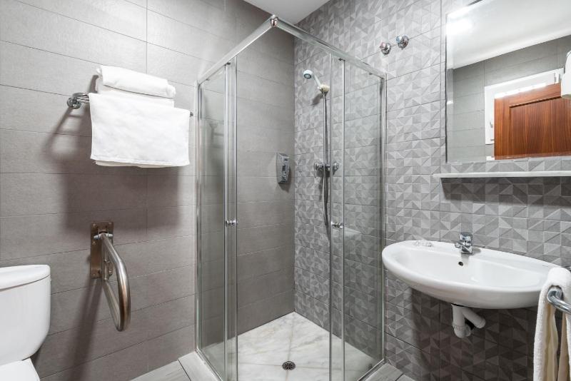 Budget Double Room image 2