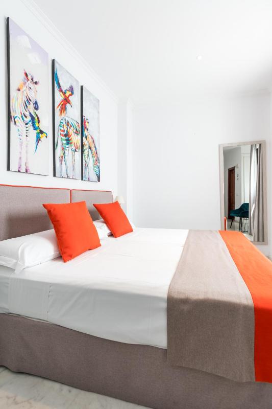 Double or Twin Room image 4