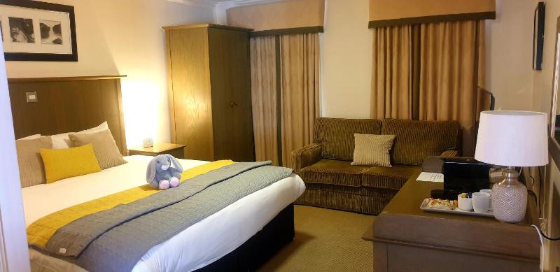 King Guest Room Plus image 1