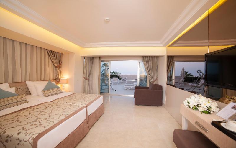 Xperia Saray Beach Hotel - image 14