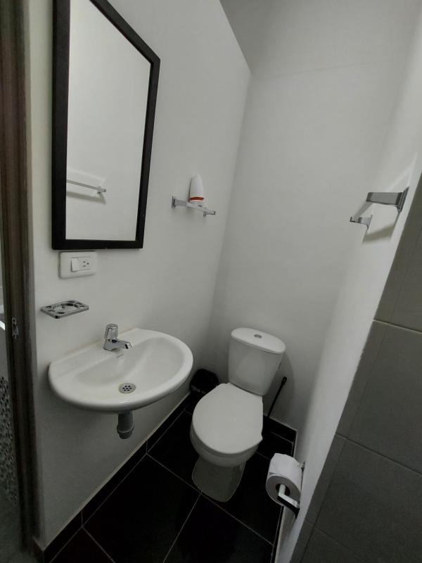 Aparta estudio amoblado 2 Medellin San joaquin - image 6