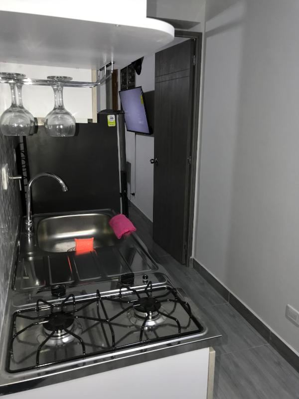 Aparta estudio amoblado 3 Medellin San joaquin - image 15