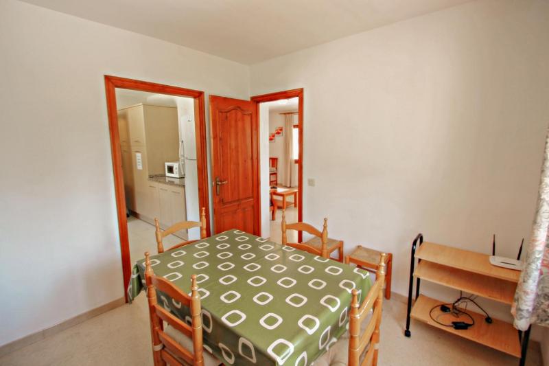 Laura-29A - pretty holiday property with garden and private pool in Calpe - image 7