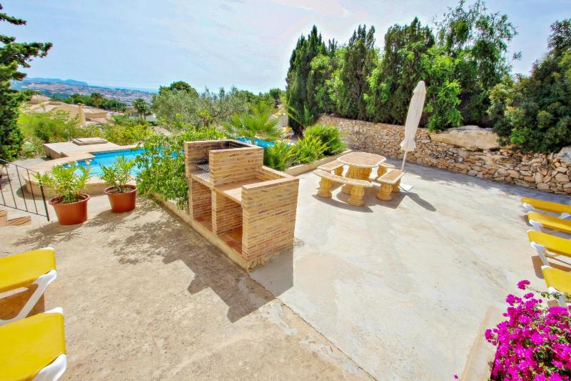 Laura-29A - pretty holiday property with garden and private pool in Calpe - image 13