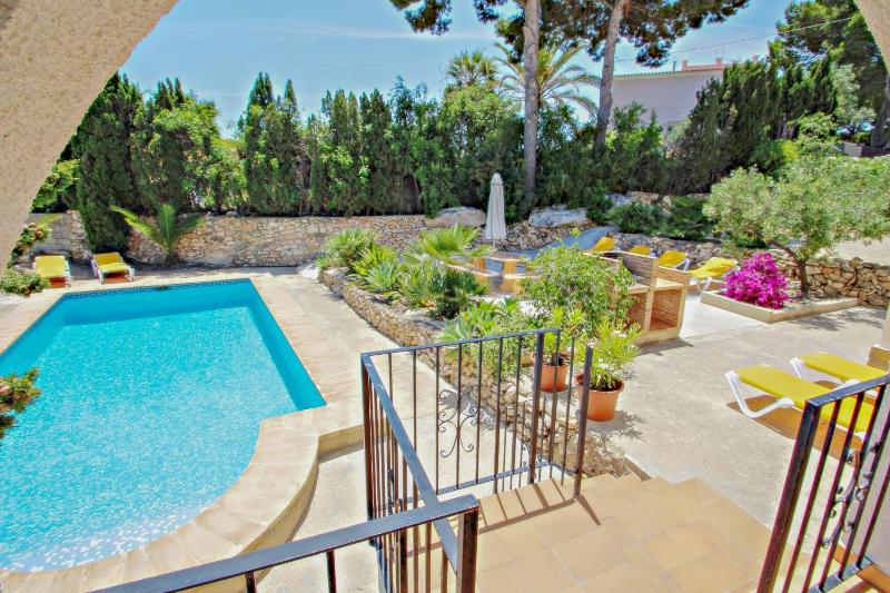 Laura-29A - pretty holiday property with garden and private pool in Calpe - image 12