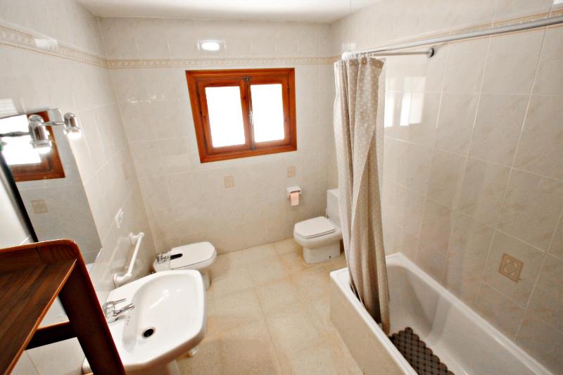 Laura-29A - pretty holiday property with garden and private pool in Calpe - image 11