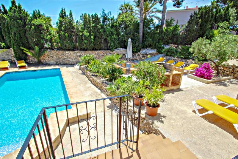 Laura-29A - pretty holiday property with garden and private pool in Calpe - image 8