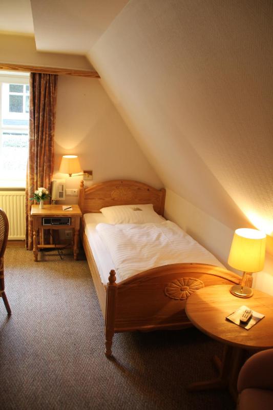 Single Room image 3
