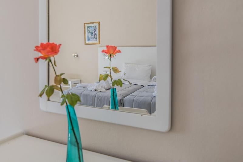 Standard Room with garden view  image 4