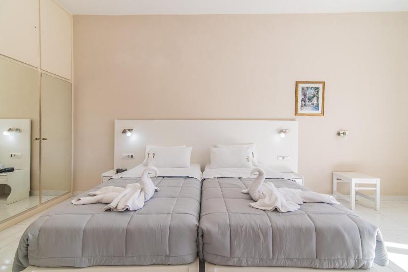 Standard Room with garden view  image 3