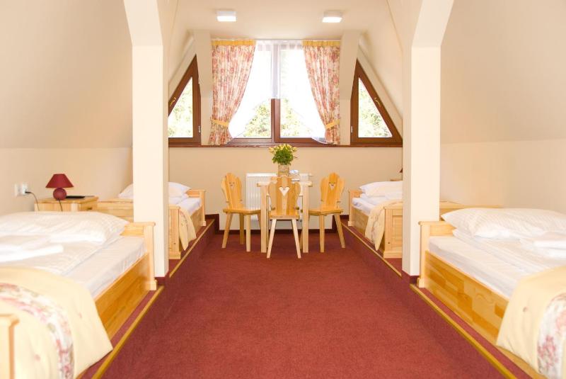 Quadruple Room image 3