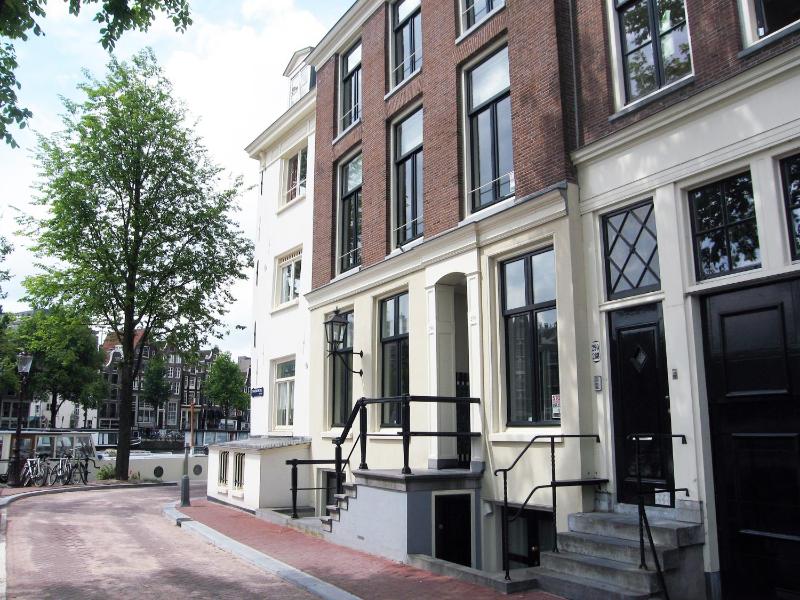 Amsterdam Canal Guest Apartment - image 10
