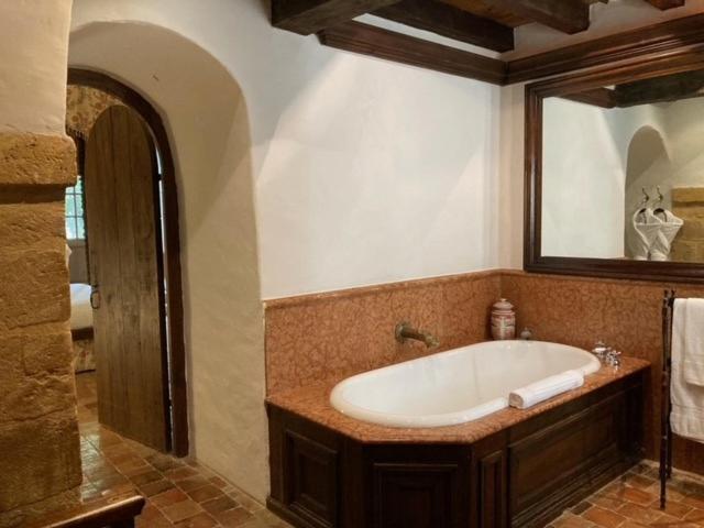 Classic Courtyard Suite image 3