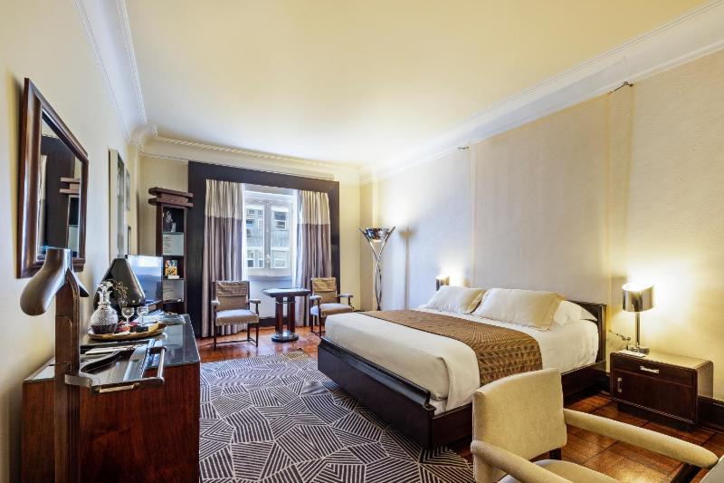 Superior Double or Twin Room image 4