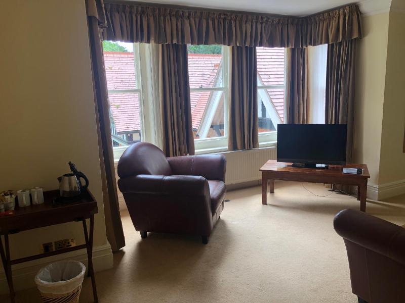 Bracken Suite image 1