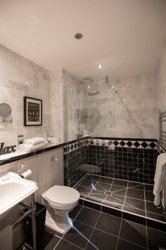 Hotchkin Suite image 4