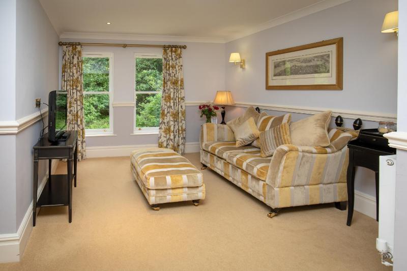 Hotchkin Suite image 2