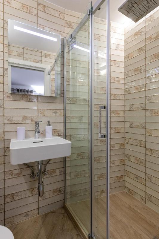 Double Room (Ground Floor) image 4